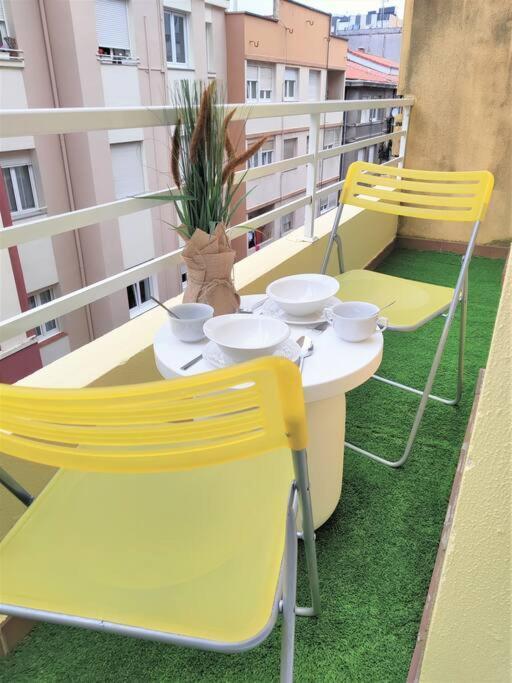 Apartment Reformado Y Centrico Piso Con Balcon. Office Santander