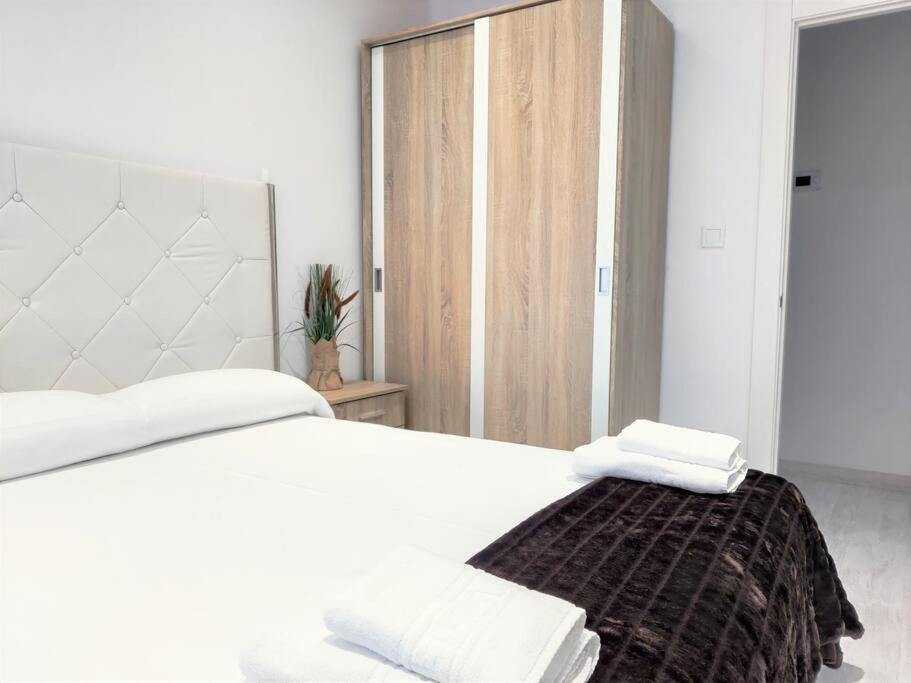 Reformado Y Centrico Piso Con Balcon. Office