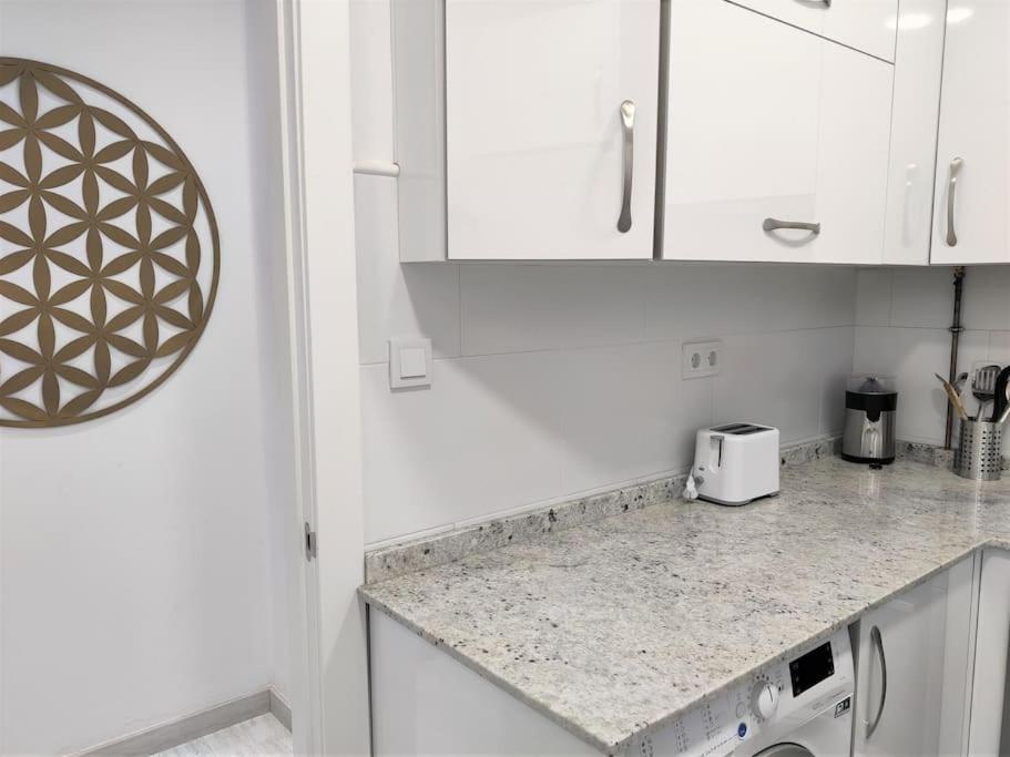 Apartment Reformado Y Centrico Piso Con Balcon. Office *