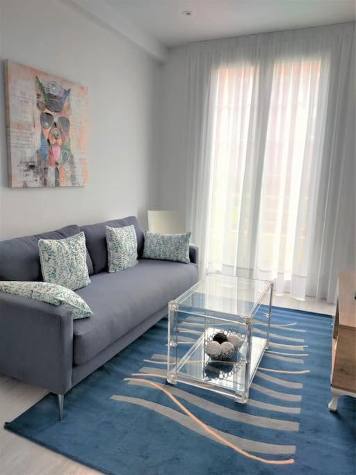 Reformado Y Centrico Piso Con Balcon. Office *