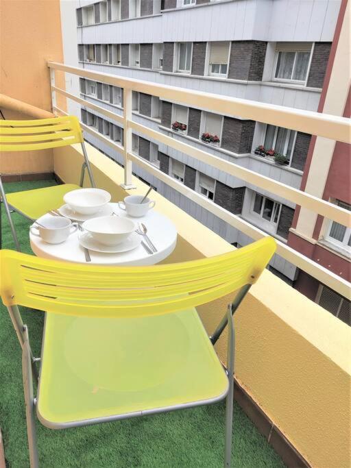Reformado Y Centrico Piso Con Balcon. Office * Santander